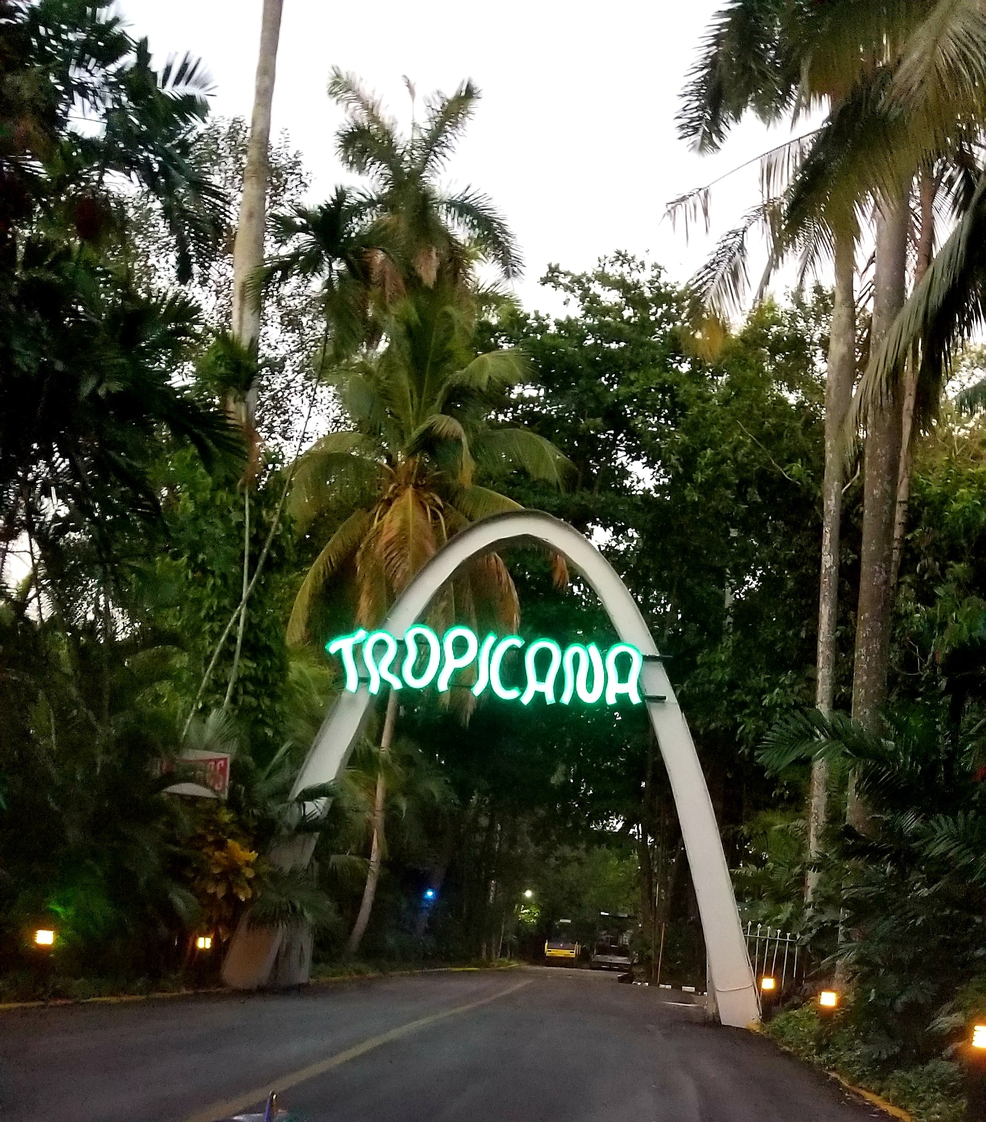 Havana Tropicana sign | The Recumbent Gourmet